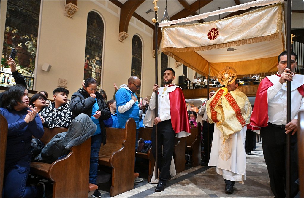 Mass of Thanksgiving at Holy Trinity RC Church